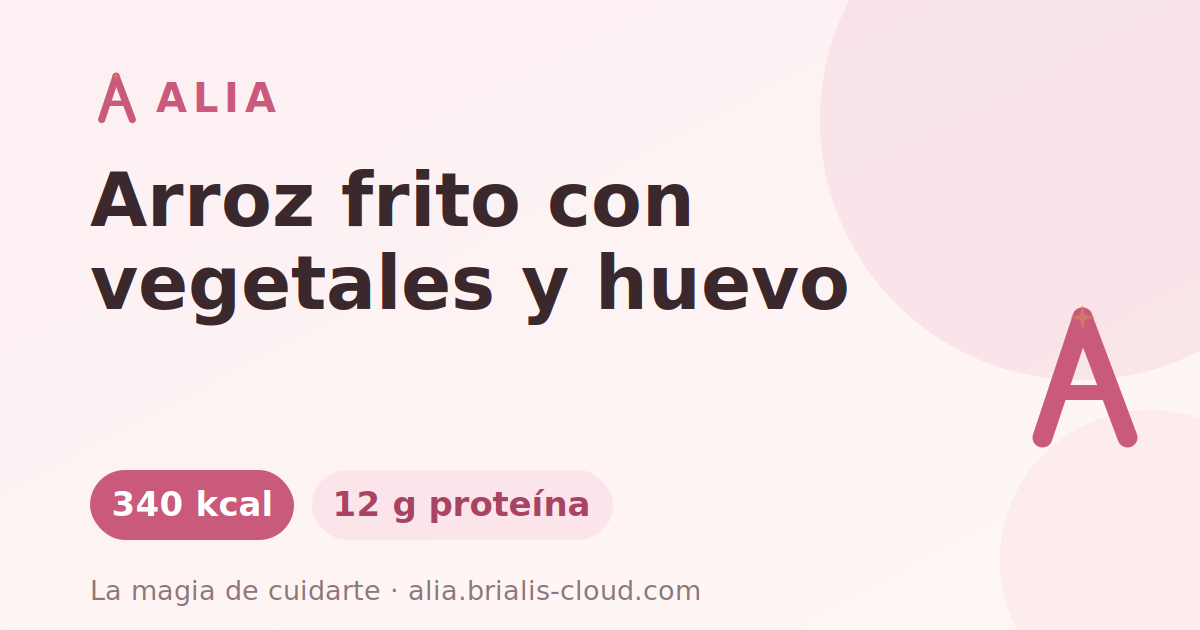 Arroz frito con vegetales y huevo