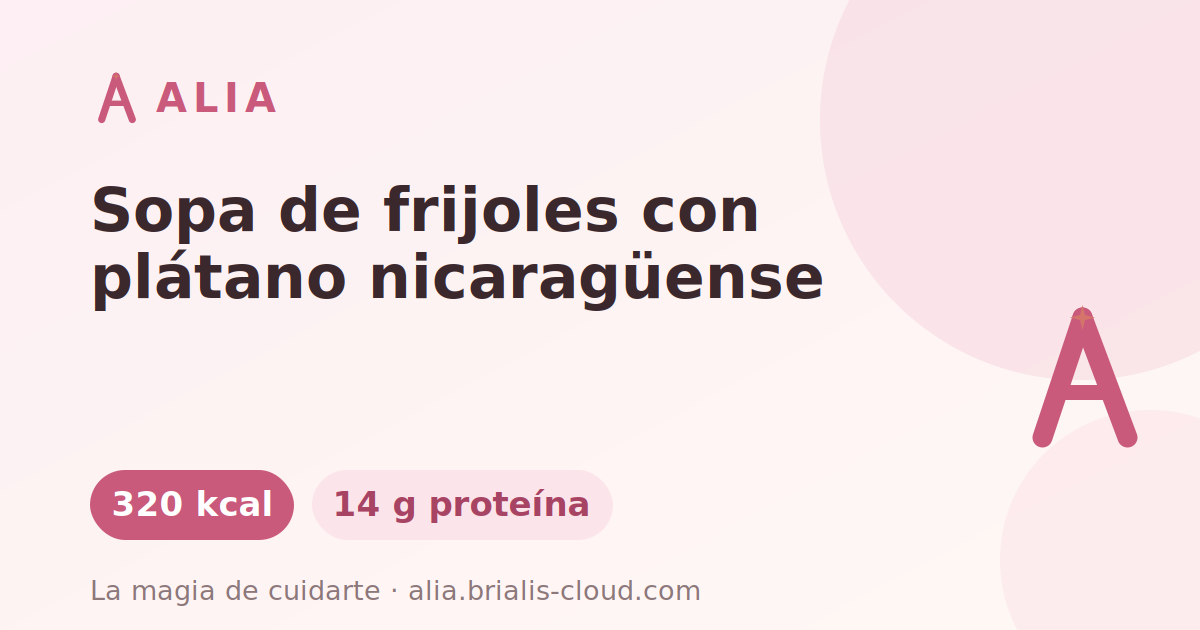 Sopa de frijoles con plátano nicaragüense